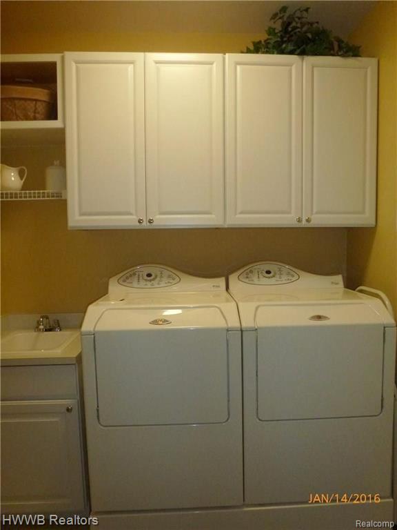 3709 Windingbrook Circle, Unit 85 Rochester Hills, MI 48309 - Photo 12 of 39