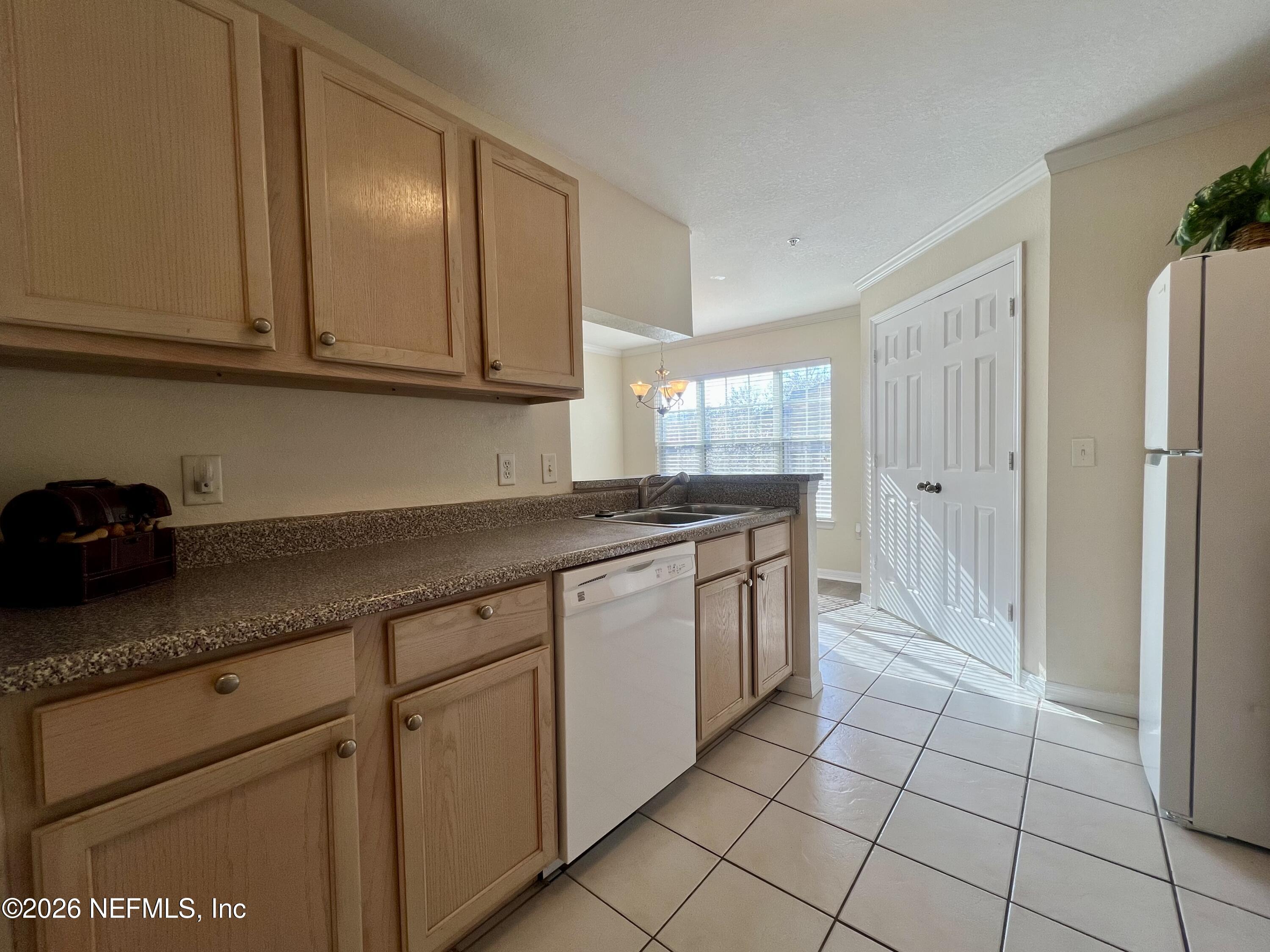 7800 Point Meadows Drive, Unit 938 Jacksonville, FL 32256 - Photo 7 of 34 Kitchen