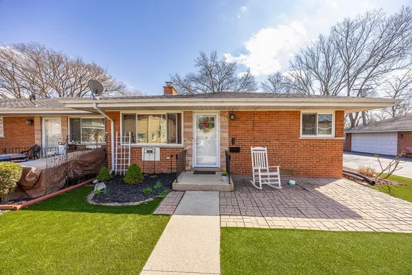 $265,000 | 730 Beach Avenue, Unit 4, La Grange Park, IL 60526