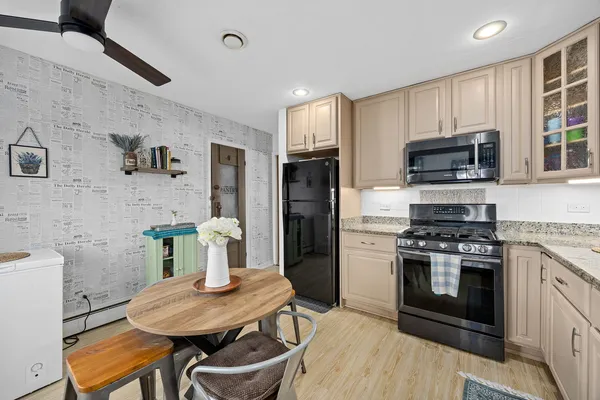 $265,000 | 730 Beach Avenue, Unit 4, La Grange Park, IL 60526