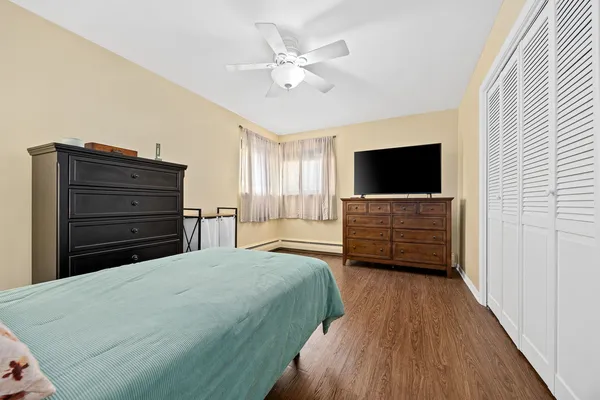 $265,000 | 730 Beach Avenue, Unit 4, La Grange Park, IL 60526