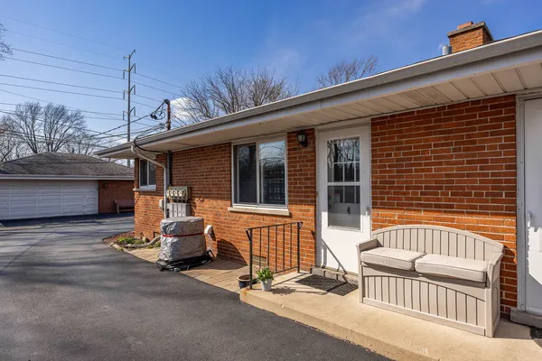 $265,000 | 730 Beach Avenue, Unit 4, La Grange Park, IL 60526