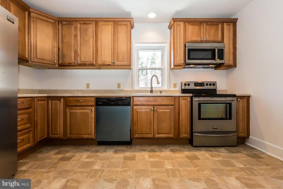 2175 Hollinger Road Lancaster, PA 17602 - Photo 4 of 30 Gallery Image 4