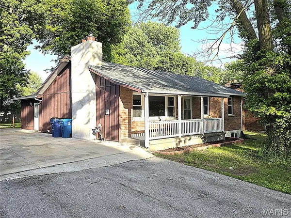 $1,800 | 12102 McKelvey Road, Maryland Heights, MO 63043