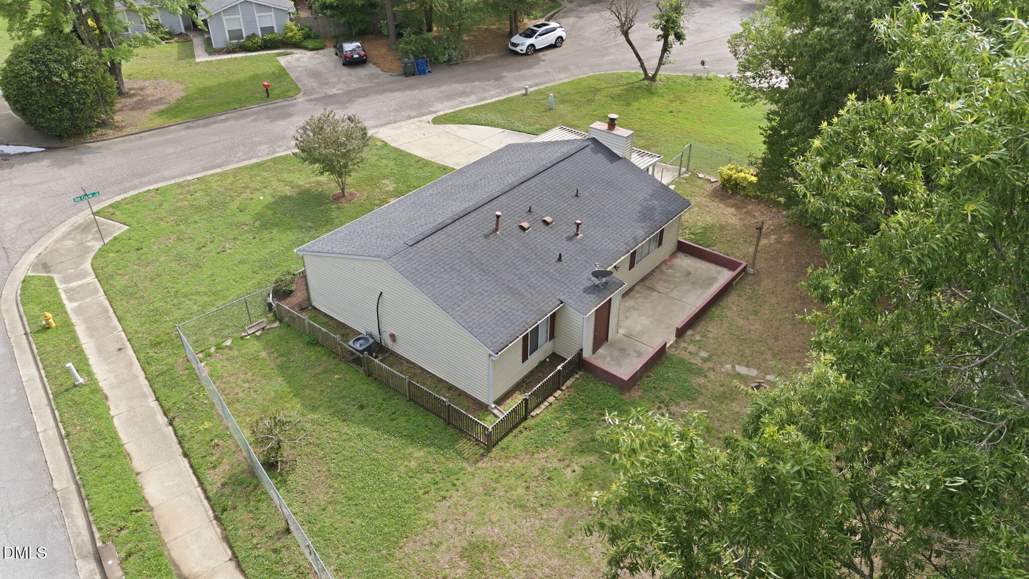 3909 Old Creek Court Raleigh, NC 27604 - Photo 6 of 35