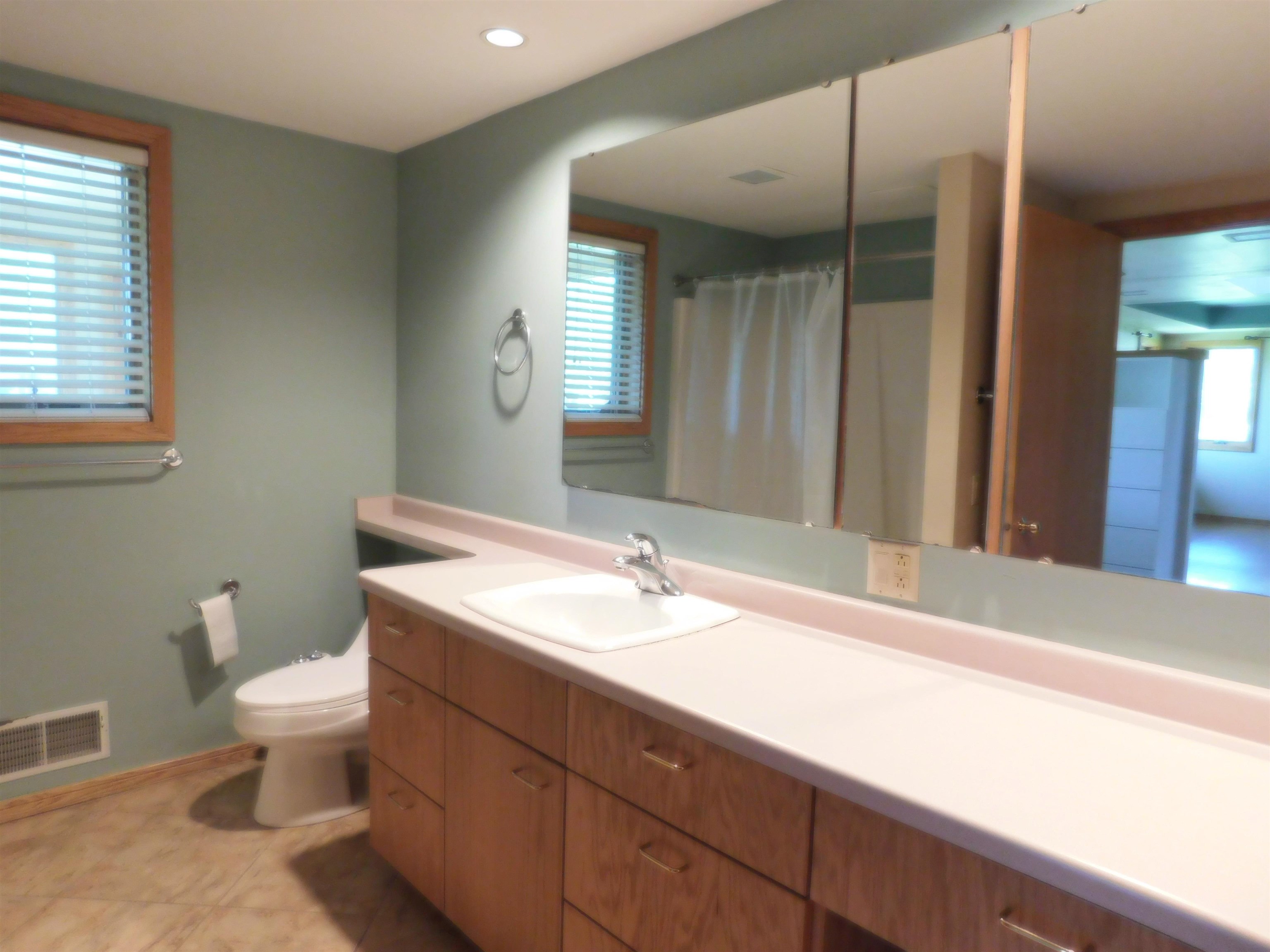 555 North Washington Street Spring Green, WI 53588 - Photo 20 of 52