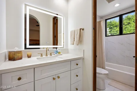 $6,400,000 | 6700 East Malcomb Drive, Paradise Valley, AZ 85253