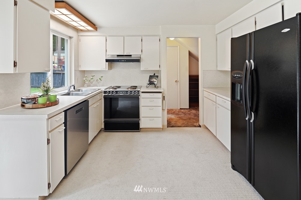 404 158th Street Southeast Bothell, WA 98012 - Photo 5 of 20