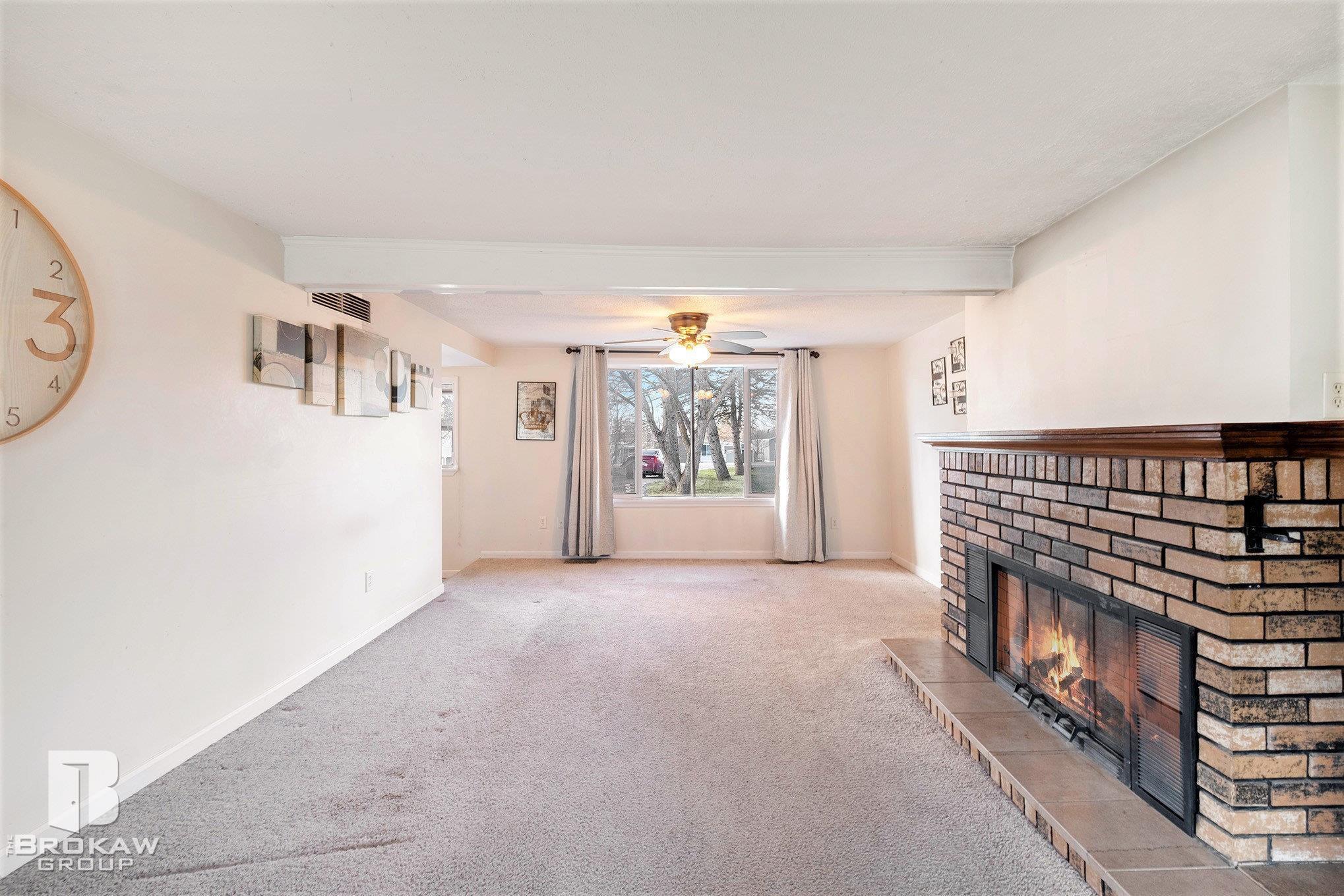 1183 South Oak Road Davison, MI 48423 - Photo 7 of 26 50162094-bb85448a-7c2b-4f7b-a7c8-1c7eab75e44f.JPG