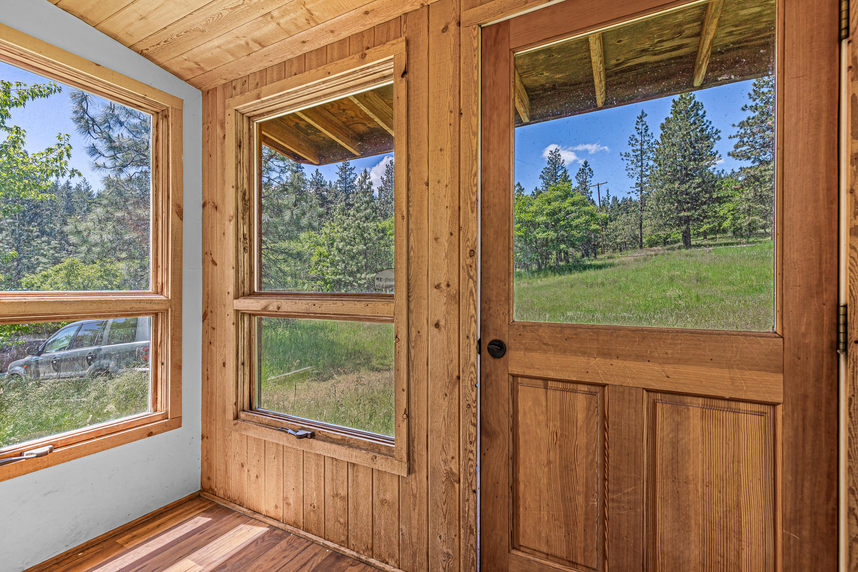 1720 Colestin Road Ashland, OR 97520 - Photo 15 of 52 9R9A3294