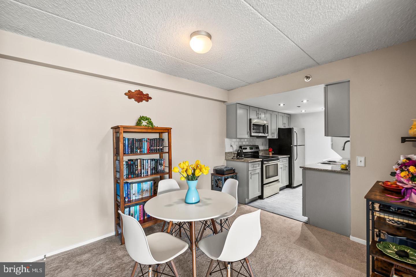 5911 Edsall Road, Unit 608 Alexandria, VA 22304 - Photo 2 of 42 Spacious dining area