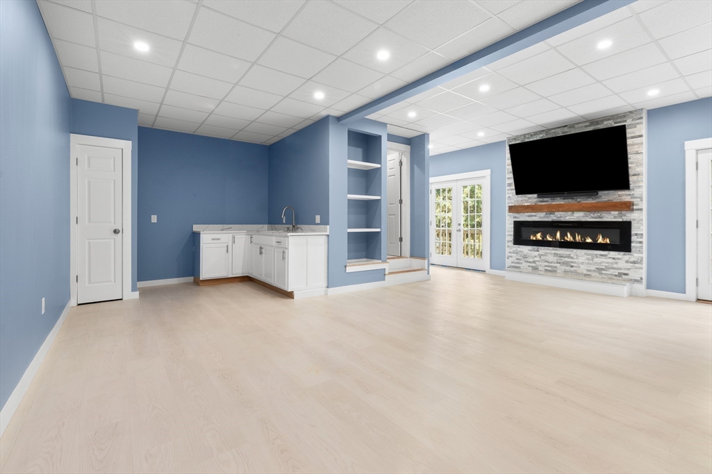 6 Kent Road Gloucester, MA 01930 - Photo 5 of 39
