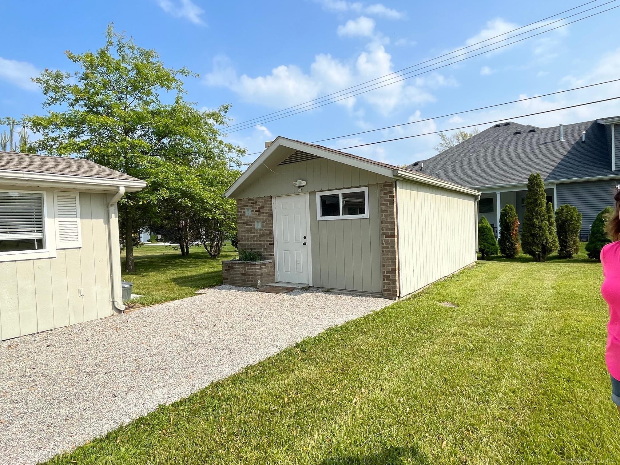 7480 Birchtree Road Lexington, MI 48450 - Photo 19 of 22 50114141-18.JPG