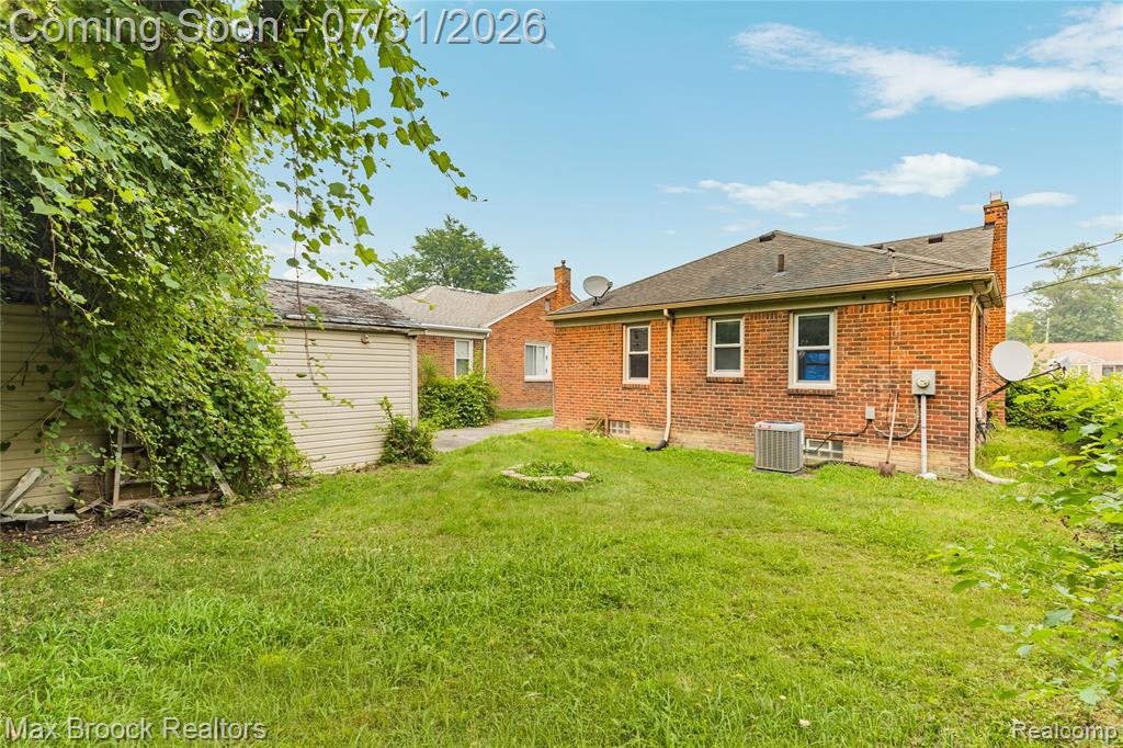 23531 Scotia Road Oak Park, MI 48237 - Photo 19 of 24 Gallery Image 19