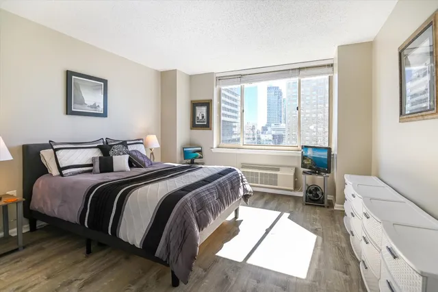 $675,000 | 1 2nd Street, Unit 1705, Jersey City, NJ 07302