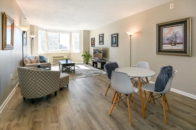 $675,000 | 1 2nd Street, Unit 1705, Jersey City, NJ 07302