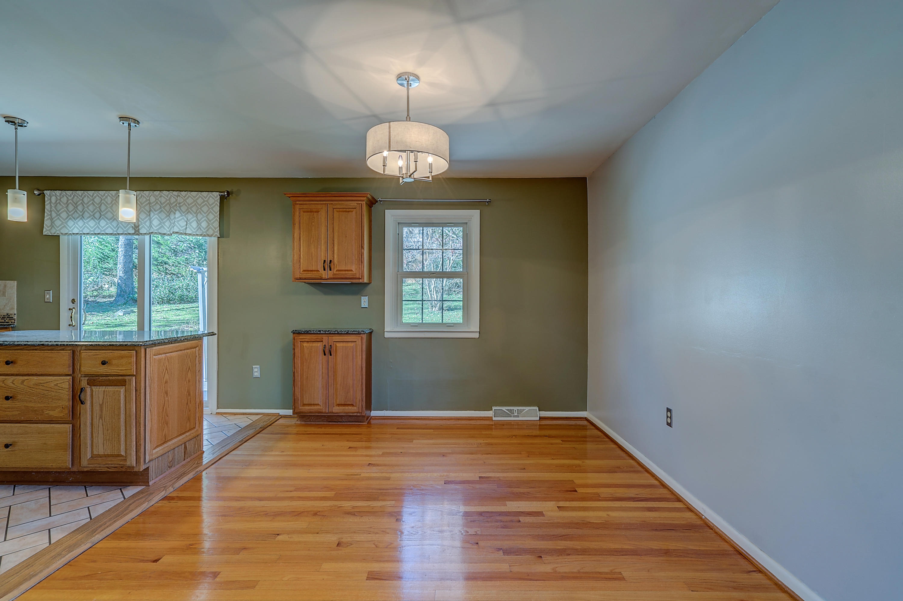 3543 Meadowlark Road Roanoke, VA 24018 - Photo 9 of 39 DSC00296_297_298_299_300