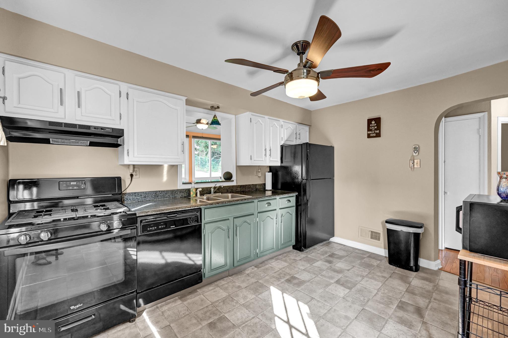 1786 Chesley Road York, PA 17403 - Photo 8 of 33 Gallery Image 8