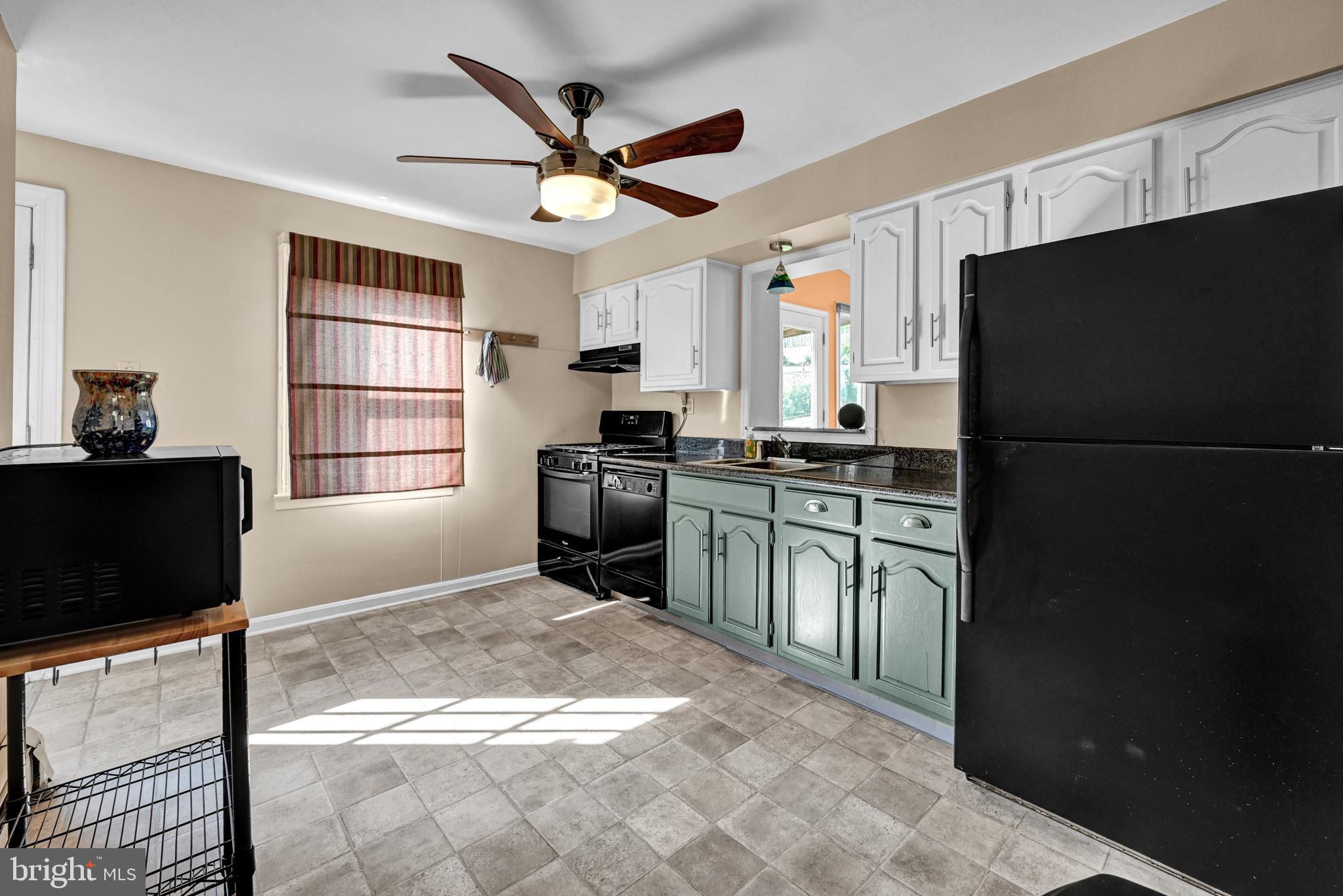 1786 Chesley Road York, PA 17403 - Photo 9 of 33 Gallery Image 9