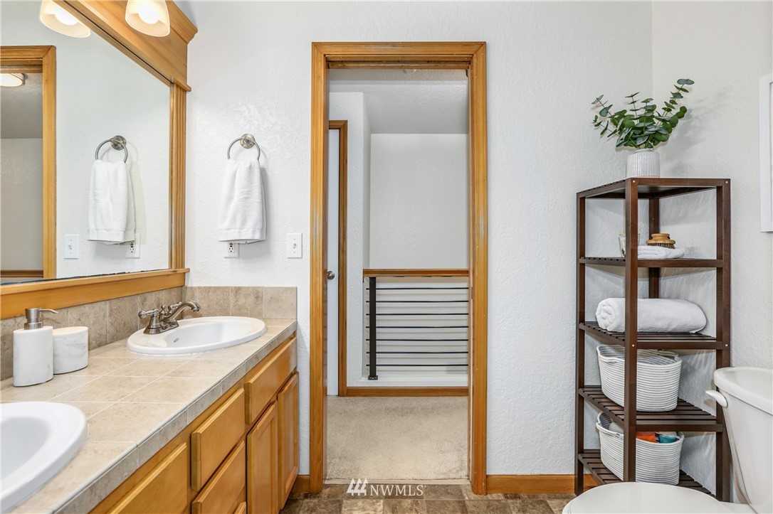 8705 238th Street Southwest, Unit J Edmonds, WA 98026 - Photo 12 of 14 Gallery Image 12
