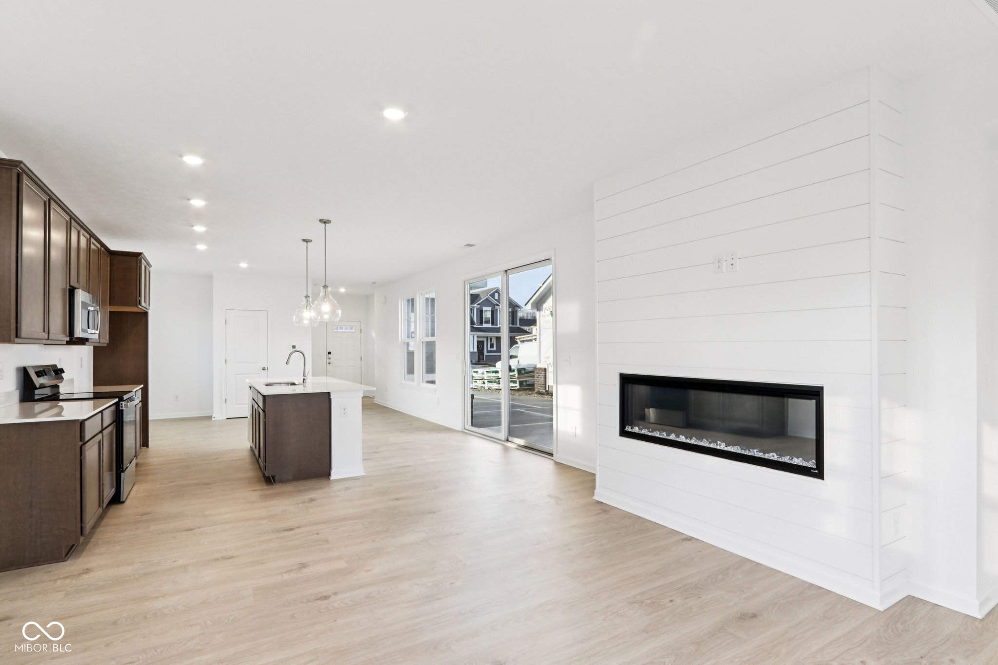 16054 Meadow Frost Court Fishers, IN 46037 - Photo 3 of 31