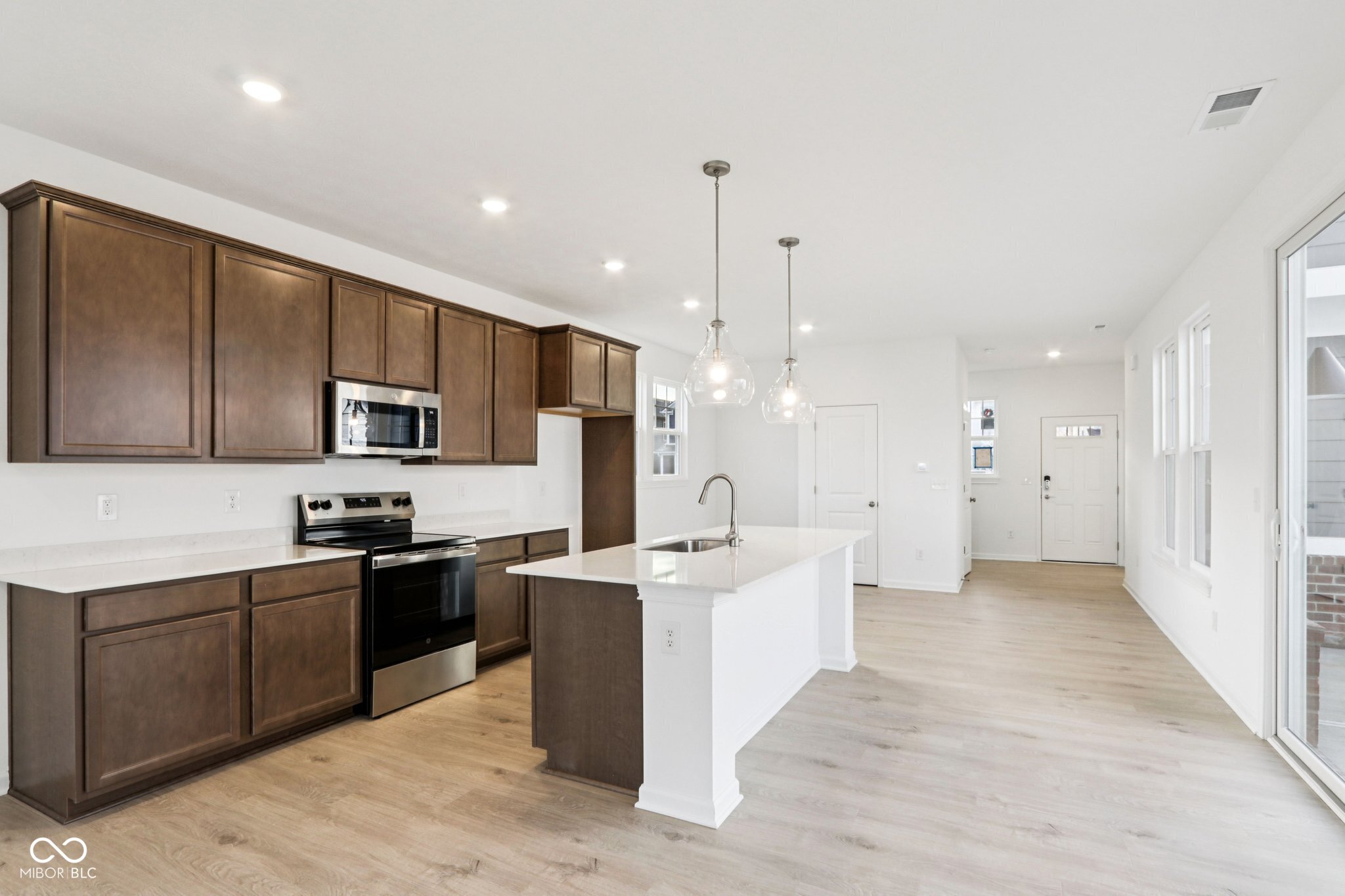 16054 Meadow Frost Court Fishers, IN 46037 - Photo 5 of 31