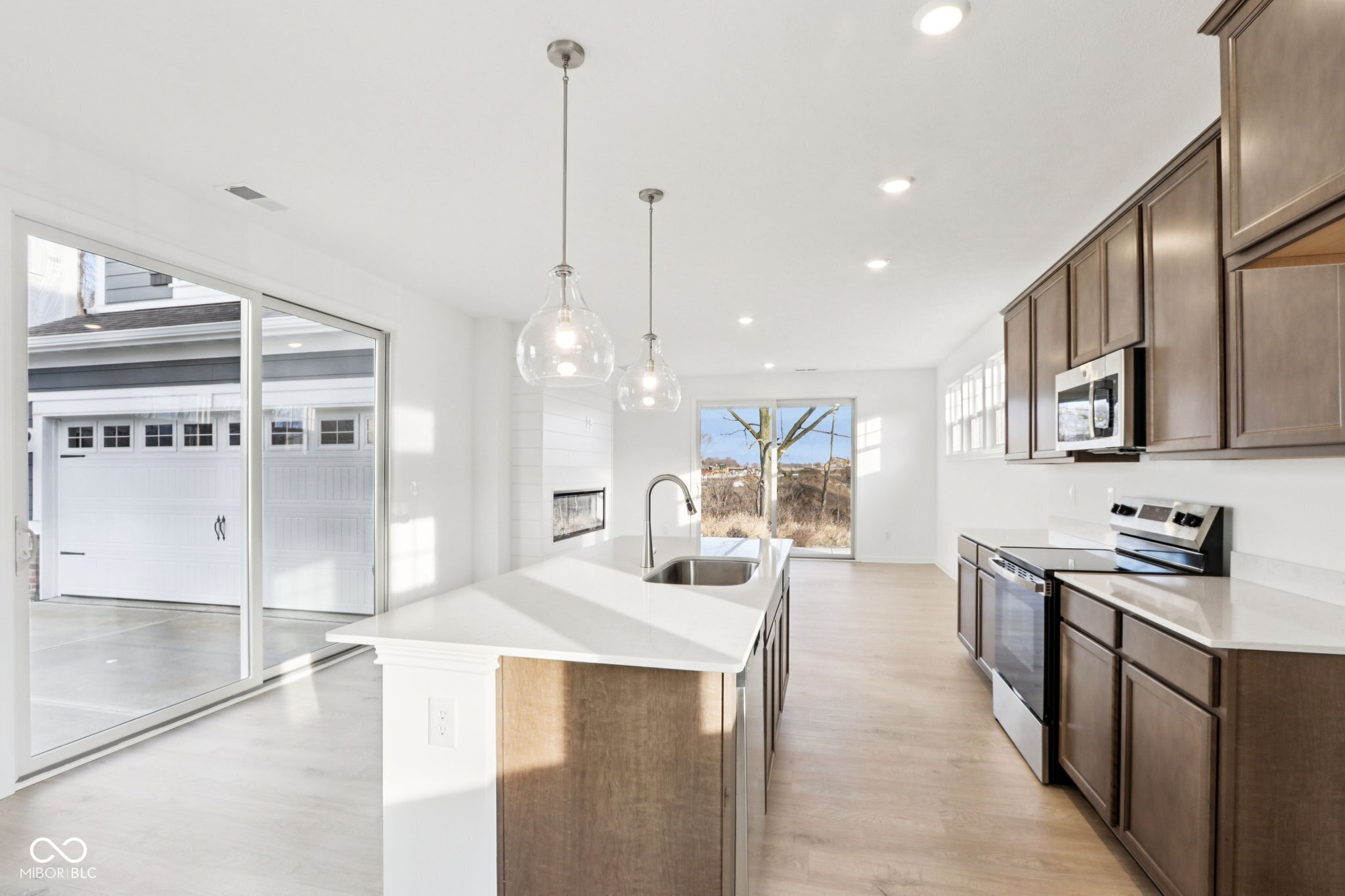 16054 Meadow Frost Court Fishers, IN 46037 - Photo 7 of 31