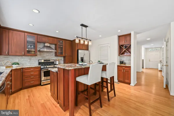 $1,075,000 | 11573 Hemingway Drive, Reston, VA 20194