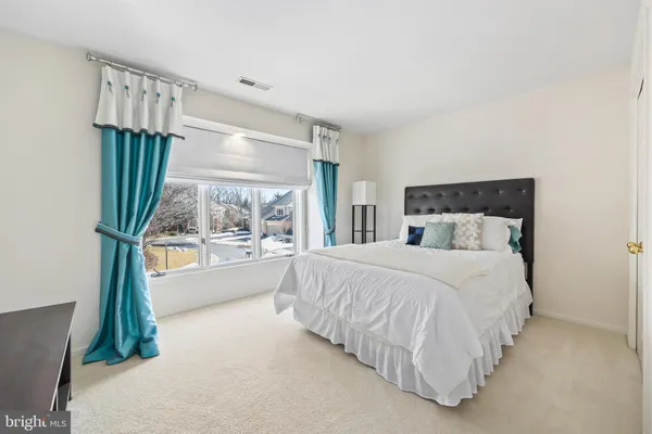 $1,075,000 | 11573 Hemingway Drive, Reston, VA 20194