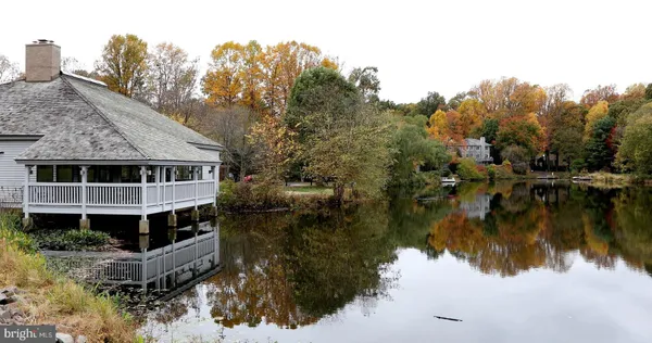 $1,075,000 | 11573 Hemingway Drive, Reston, VA 20194