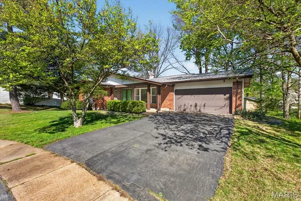 $309,900 | 1616 Bronco Lane, St. Louis, MO 63146