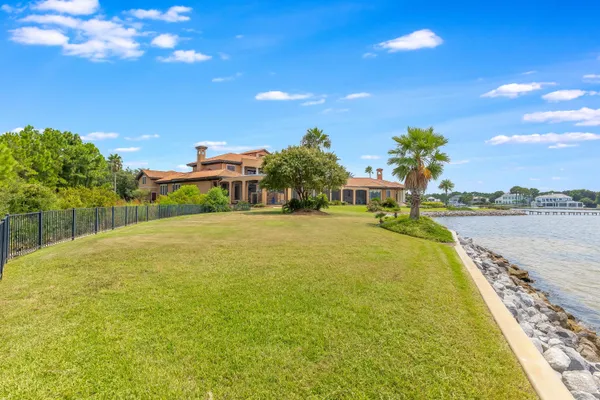 $15,000,000 | 4300 Breakwater Drive, Destin, FL 32541