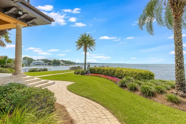 $15,000,000 | 4300 Breakwater Drive, Destin, FL 32541