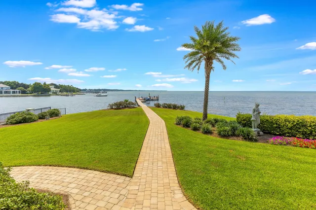 $15,000,000 | 4300 Breakwater Drive, Destin, FL 32541