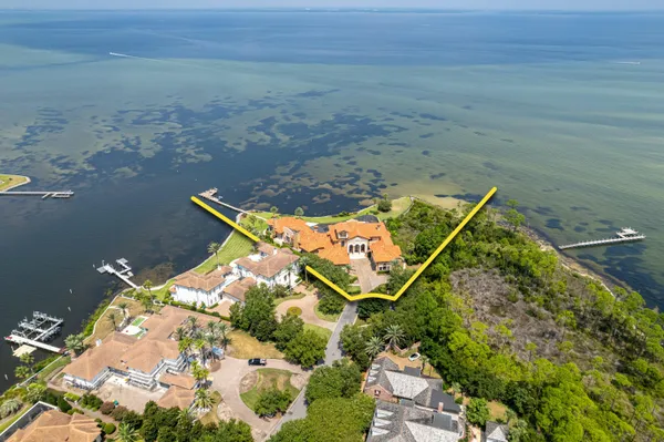 $15,000,000 | 4300 Breakwater Drive, Destin, FL 32541