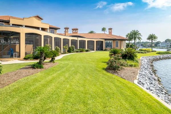 $15,000,000 | 4300 Breakwater Drive, Destin, FL 32541