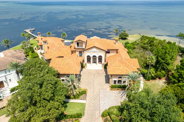 $15,000,000 | 4300 Breakwater Drive, Destin, FL 32541