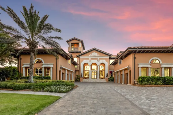 $15,000,000 | 4300 Breakwater Drive, Destin, FL 32541