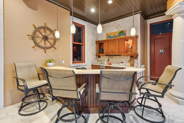 $15,000,000 | 4300 Breakwater Drive, Destin, FL 32541