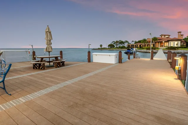 $15,000,000 | 4300 Breakwater Drive, Destin, FL 32541