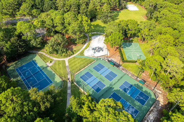 $15,000,000 | 4300 Breakwater Drive, Destin, FL 32541