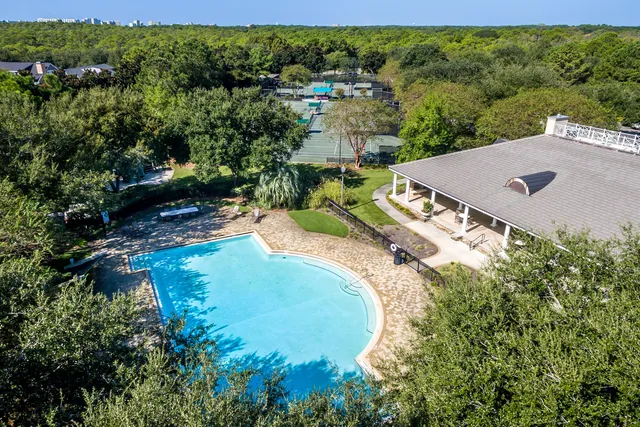 $15,000,000 | 4300 Breakwater Drive, Destin, FL 32541