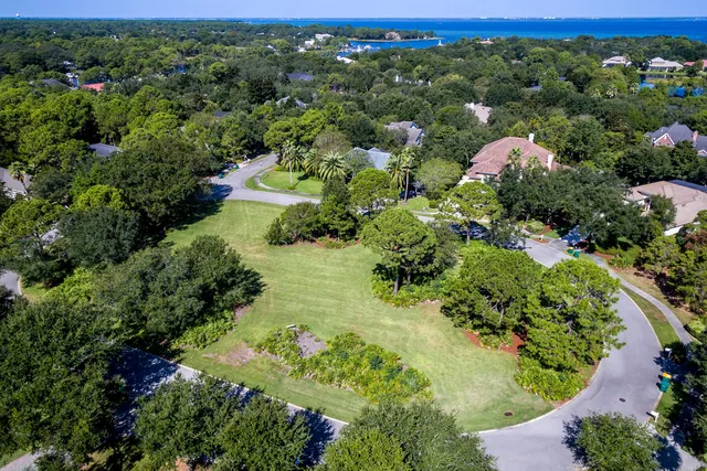 $15,000,000 | 4300 Breakwater Drive, Destin, FL 32541