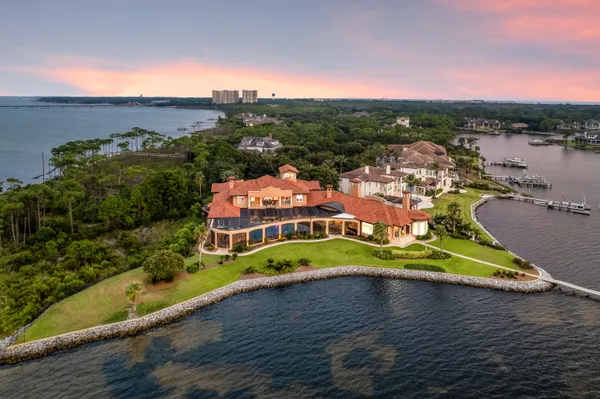 $15,000,000 | 4300 Breakwater Drive, Destin, FL 32541