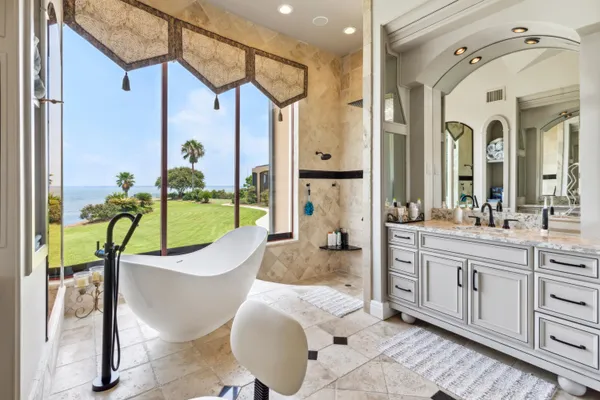 $15,000,000 | 4300 Breakwater Drive, Destin, FL 32541