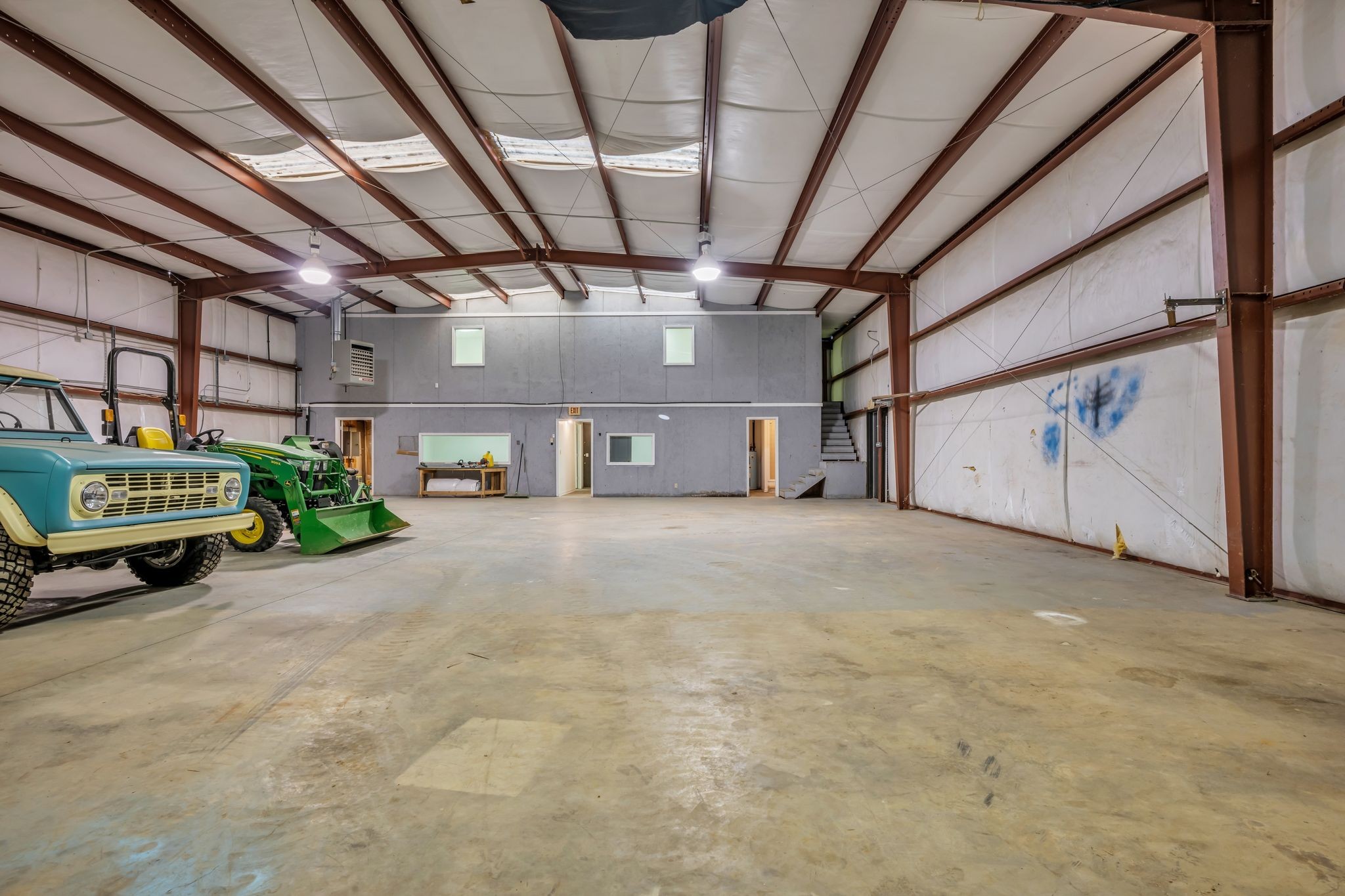 2340 Ridge Road McEwen, TN 37101 - Photo 60 of 72 a view of garage