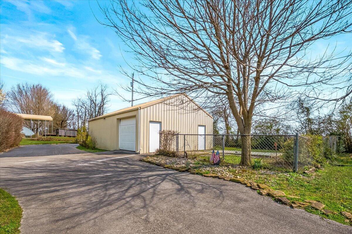 2783 Old Whitley Road London, KY 40744 - Photo 46 of 58 Garage