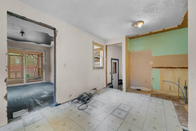 $85,000 | 528 Olive Court, Loves Park, IL 61111