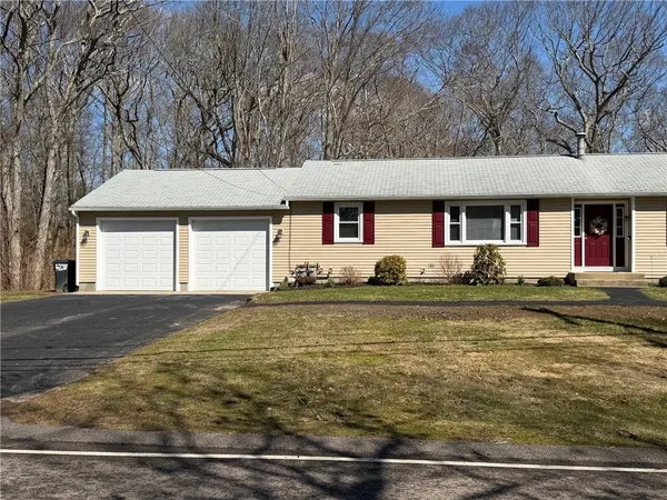 $2,500 | 209 Hatchery Road, Unit 221, North Kingstown, RI 02852