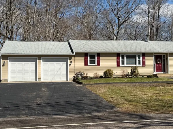 $2,500 | 209 Hatchery Road, Unit 221, North Kingstown, RI 02852